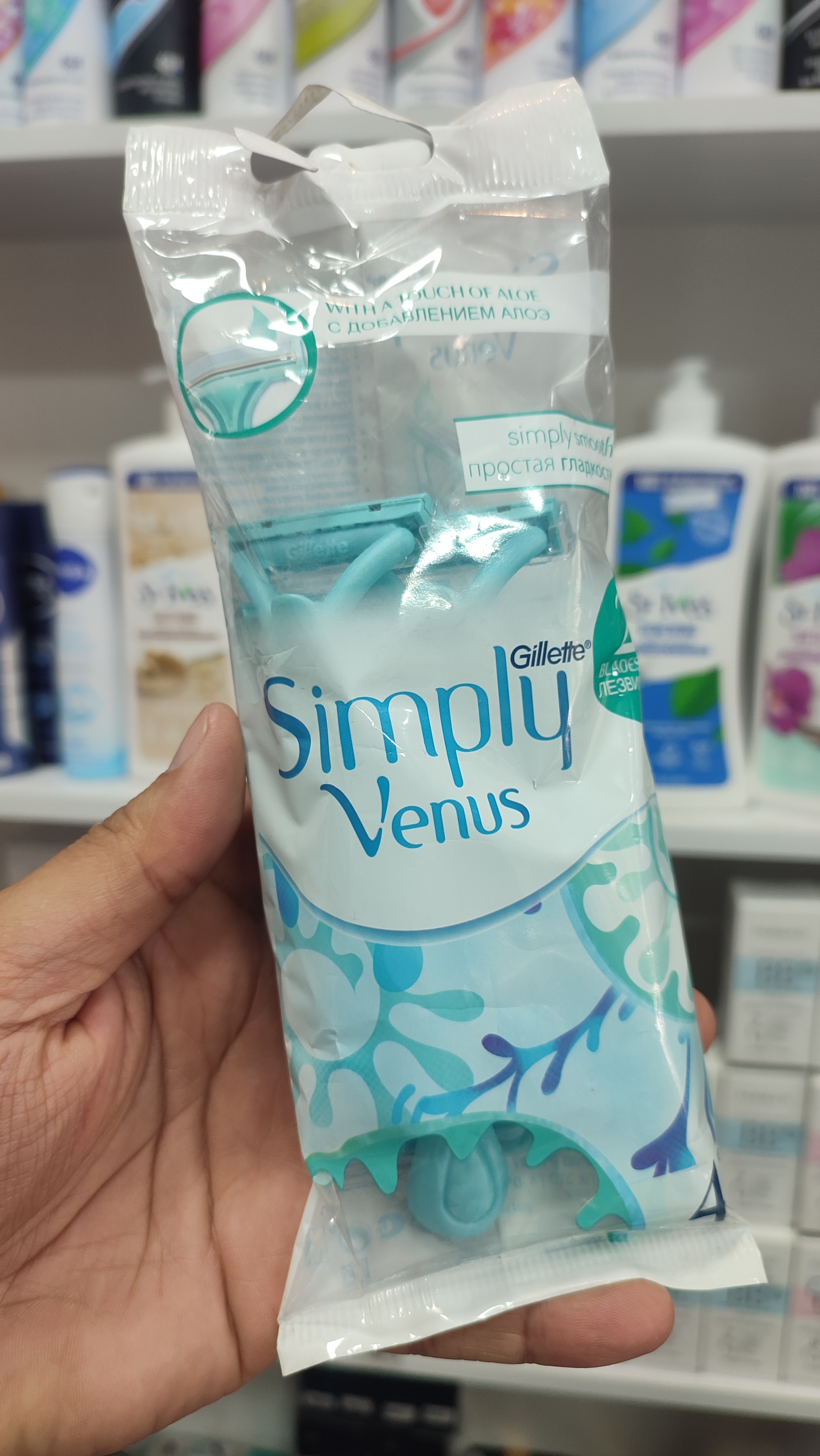 خود تراش دو تیغه زنانه پفکی ونوس ژیلت Gillette Simply Venus بسته ۴ عددی